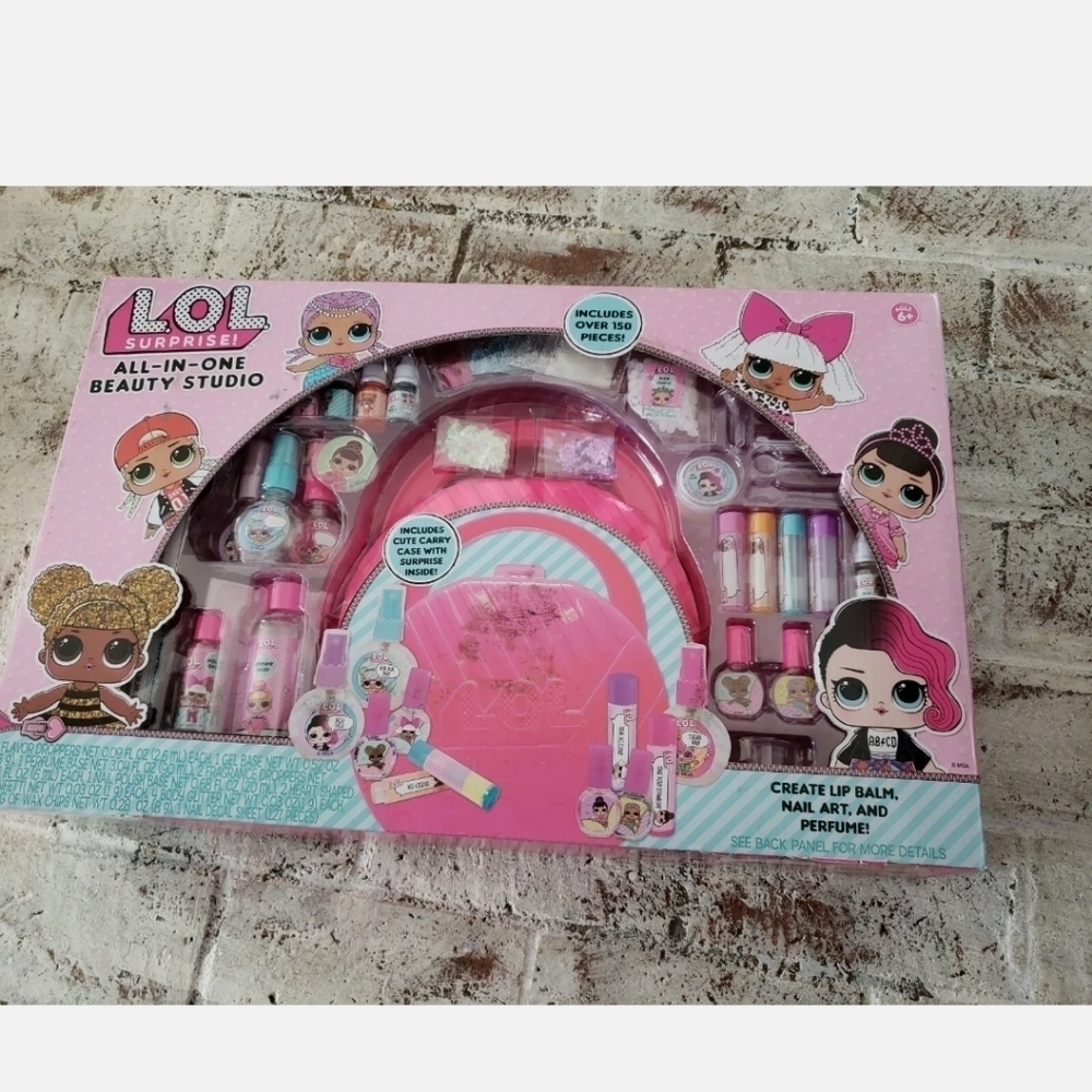 𝅺lol SURPRISE All In One Beauty Studio